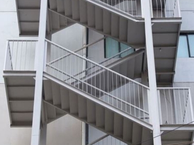 如何降低钢结构楼梯的噪音