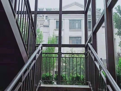 济南钢结构玻璃雨棚怎么组成